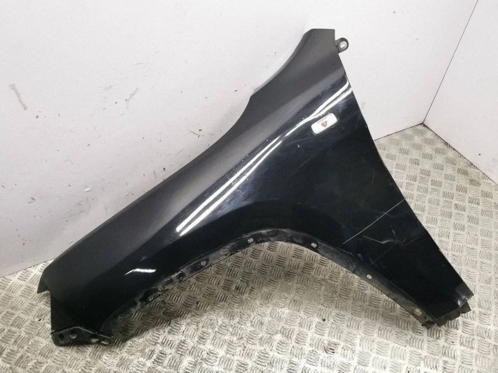 Fender – left