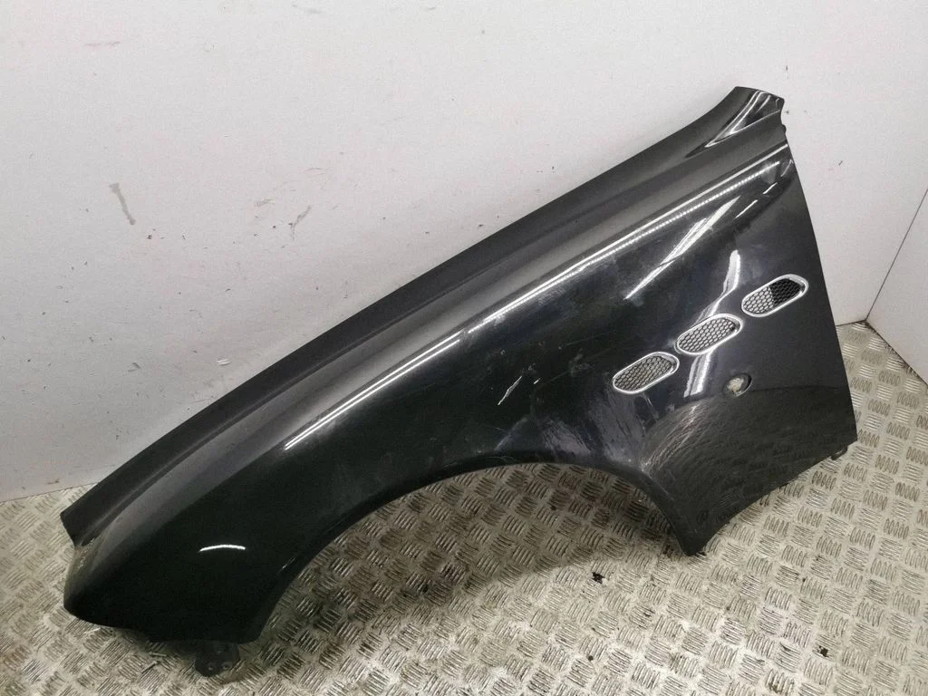 Fender – left