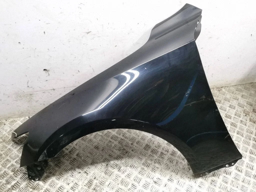 Fender – left