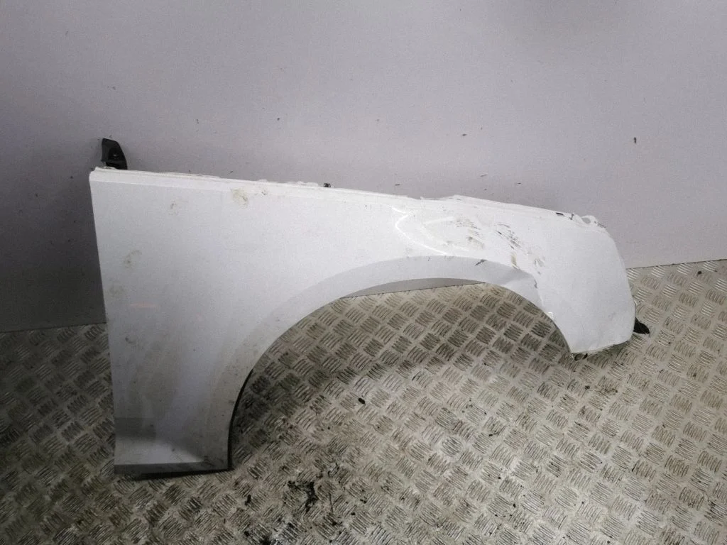 Fender – right
