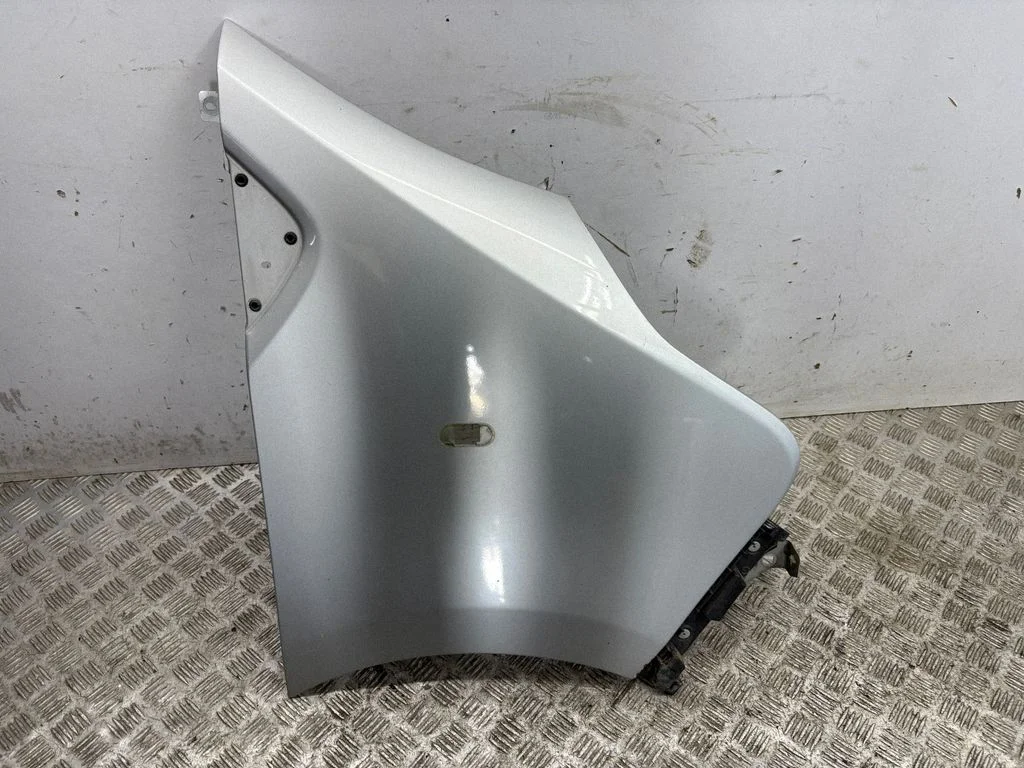 Fender – right