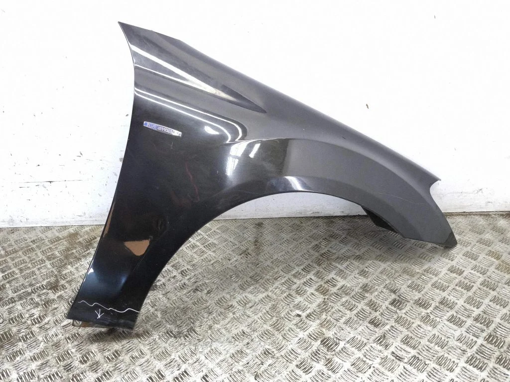Fender – right