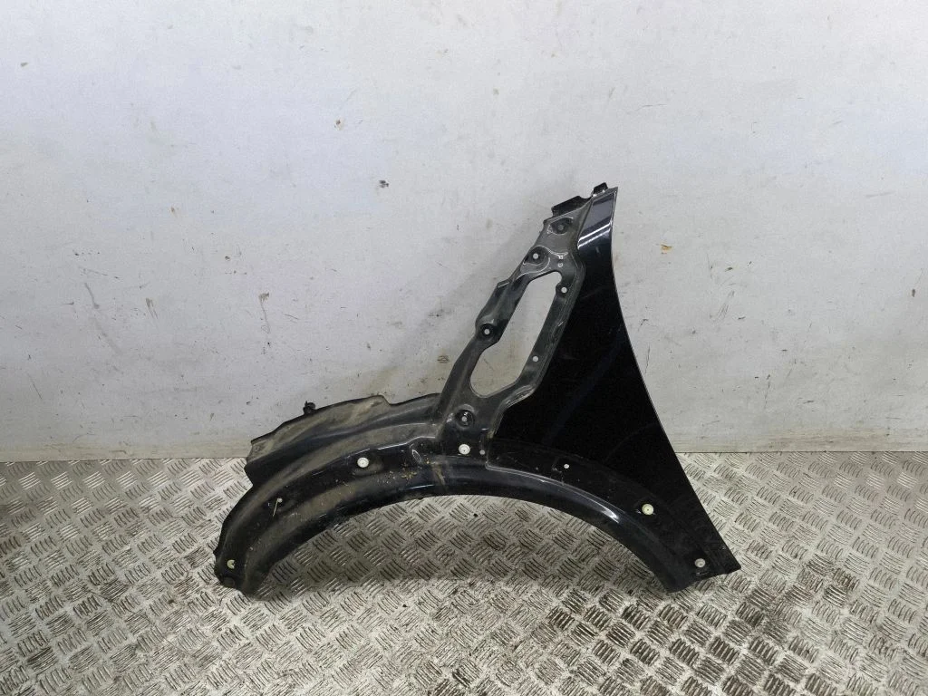 Fender – left