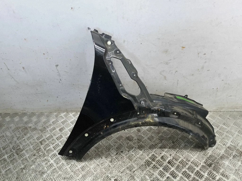 Fender – right