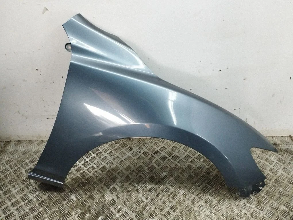 Fender – right