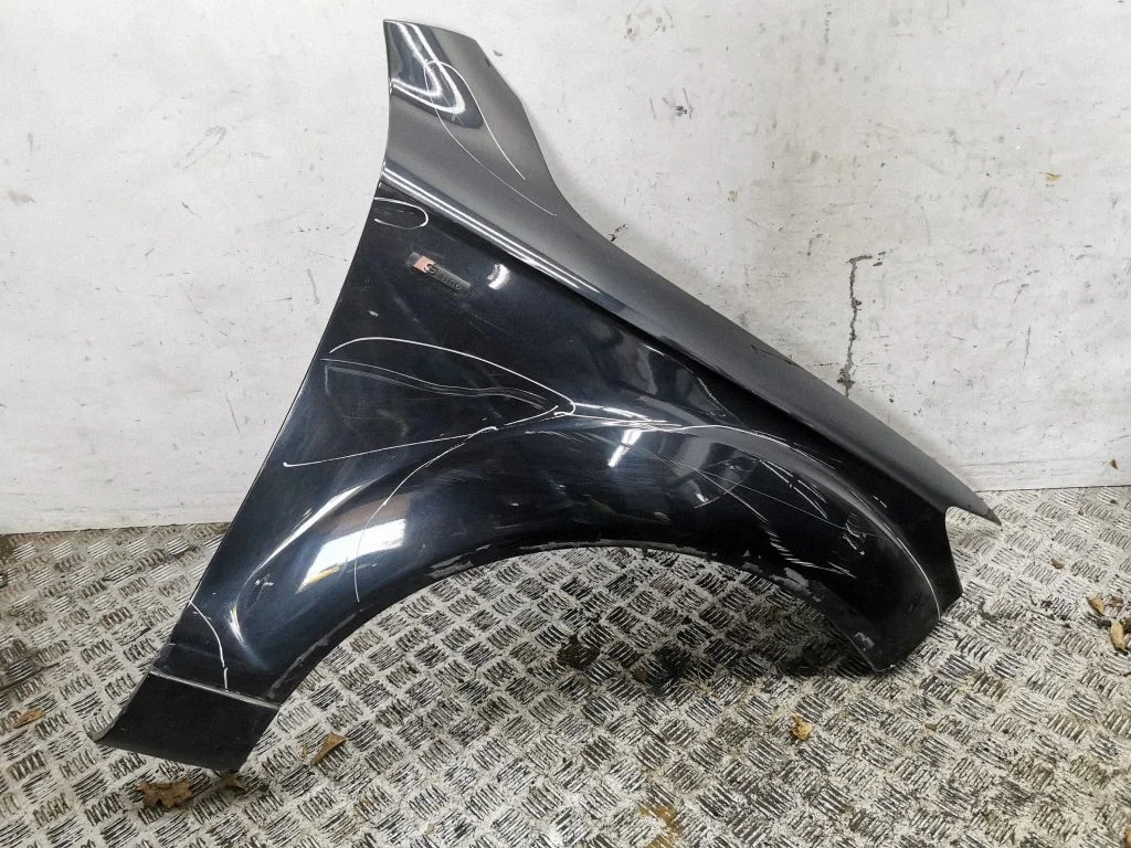 Fender – front right