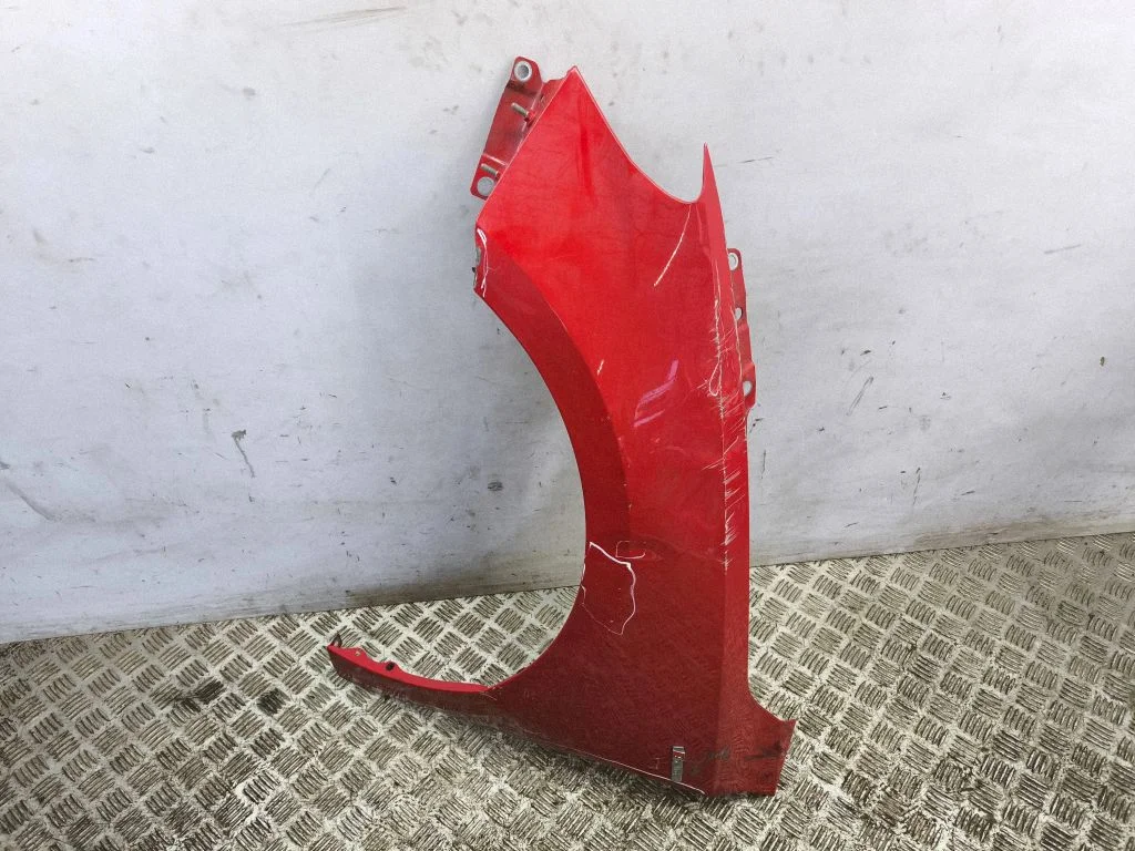 Fender – left