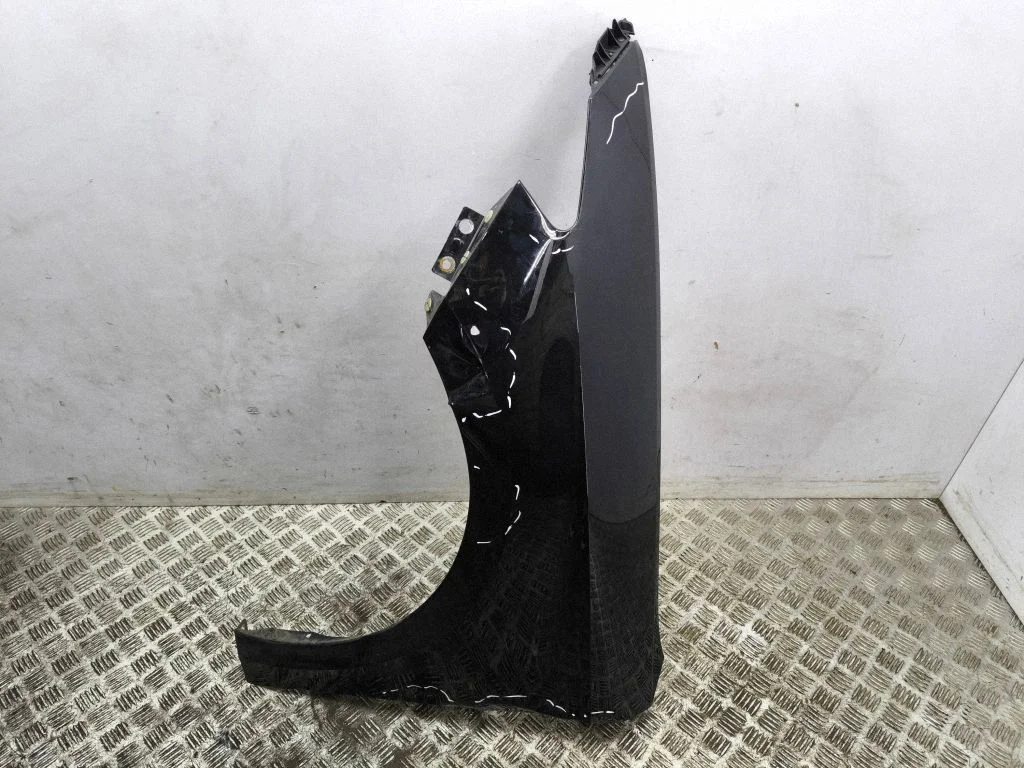 Fender – left