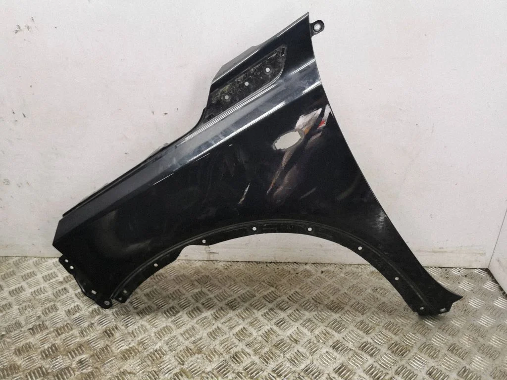 Fender – left