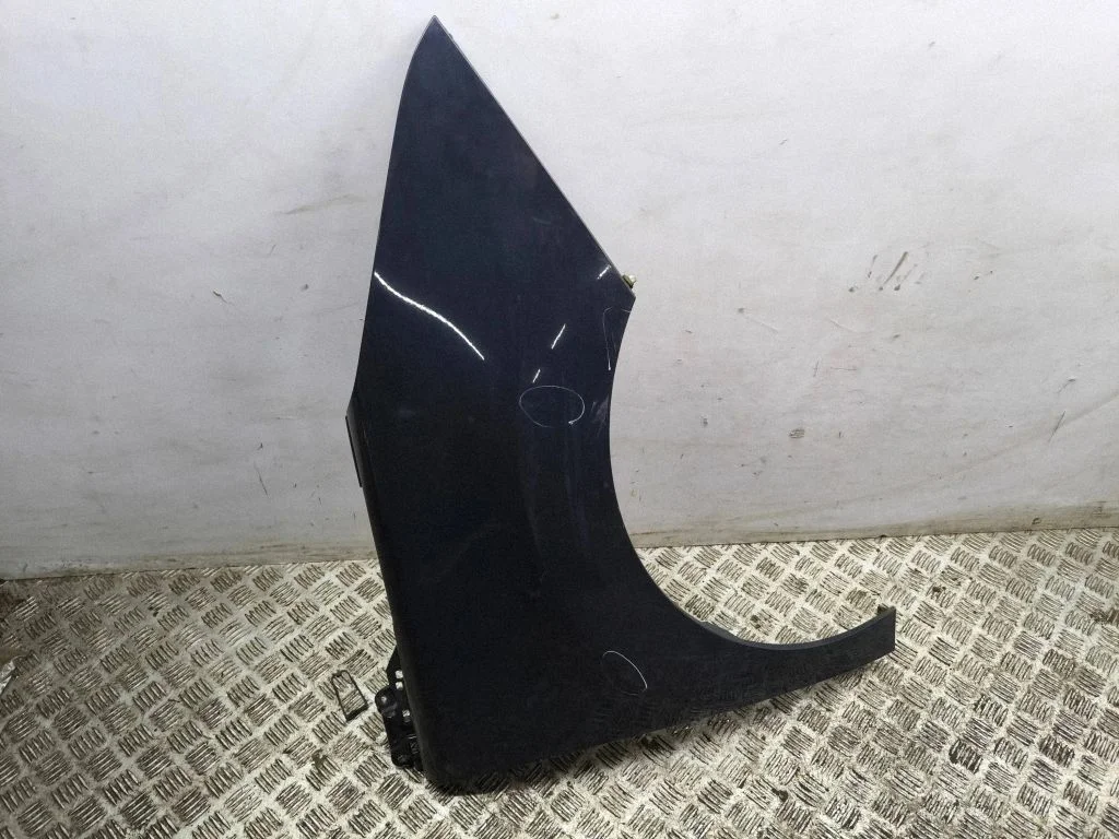 Fender – right