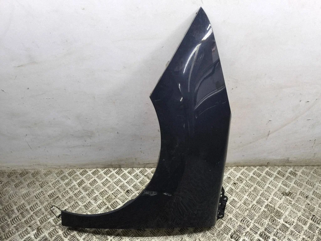 Fender – left