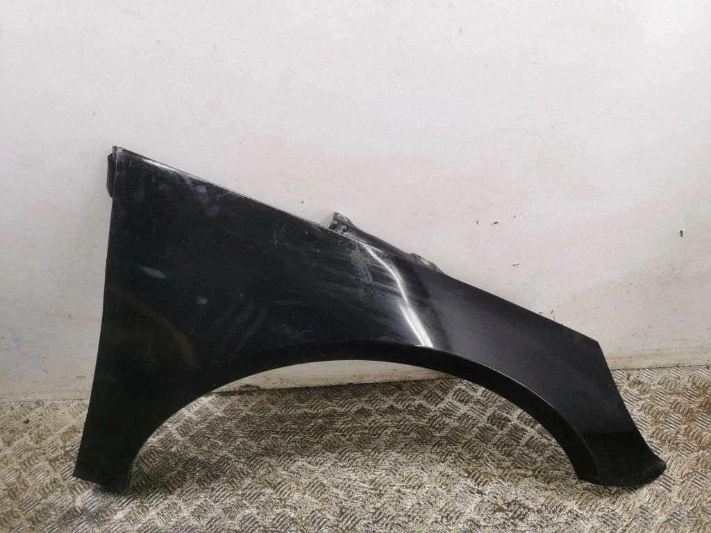 Fender – right