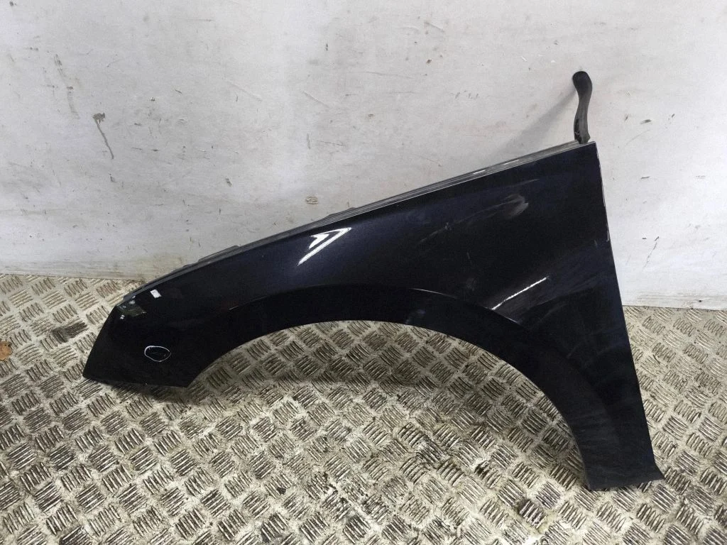 Fender – left