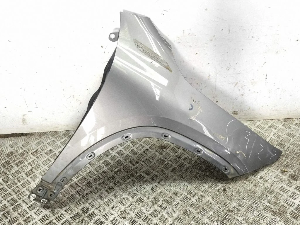 Fender – right