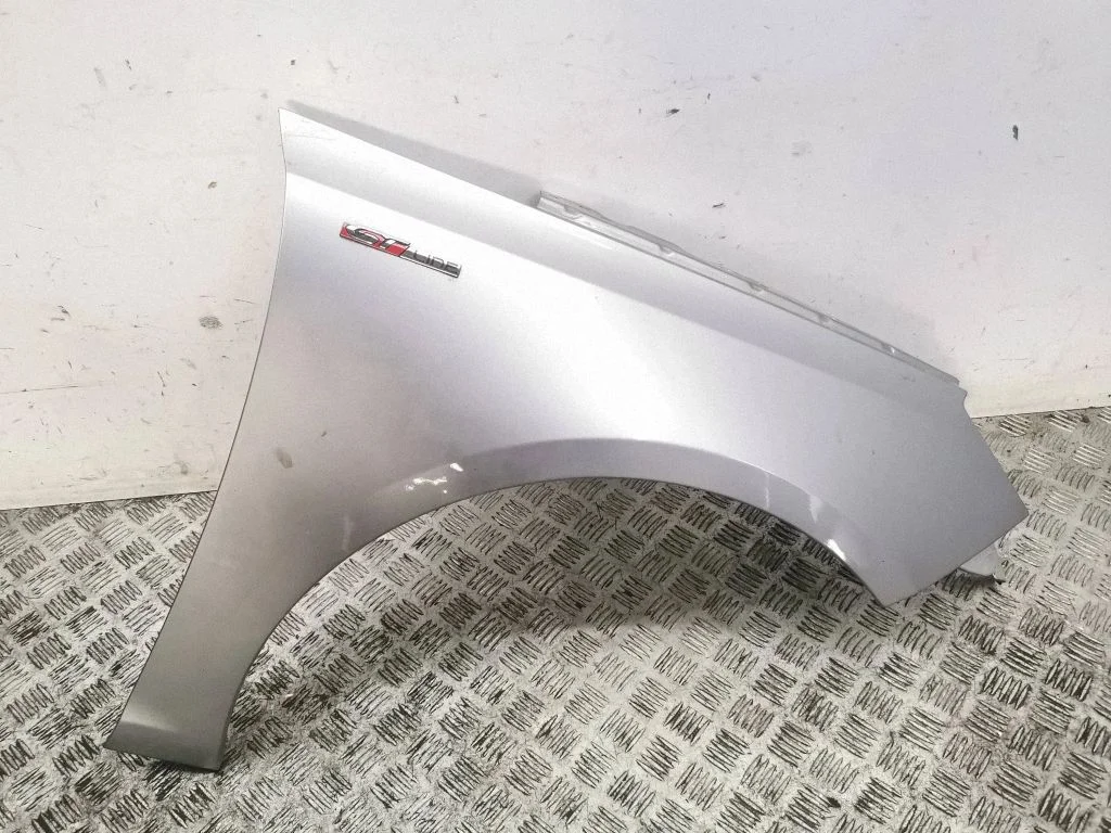 Fender – right