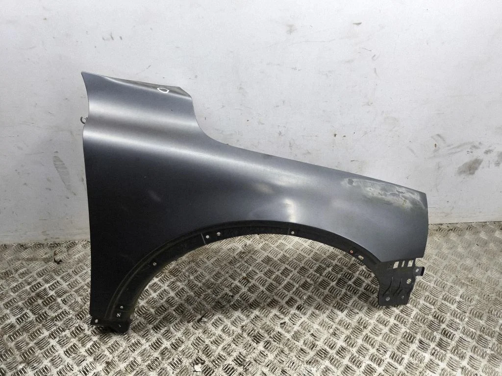 Fender – right