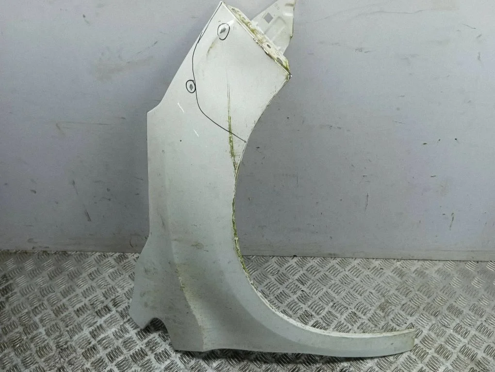 Fender – right