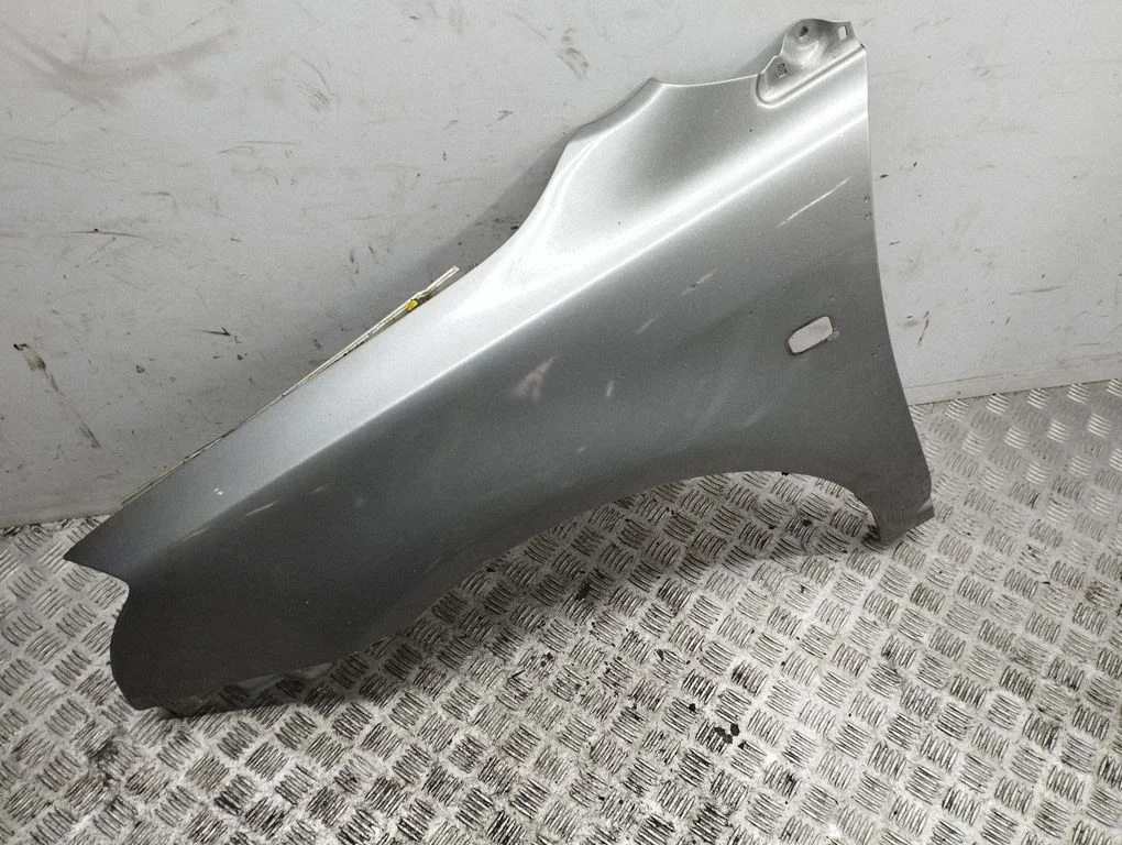 Fender – left