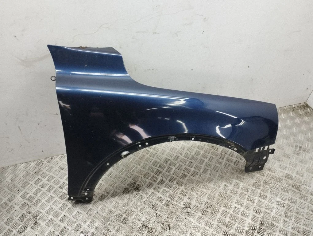 Fender – right