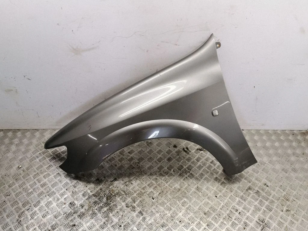 Fender – left