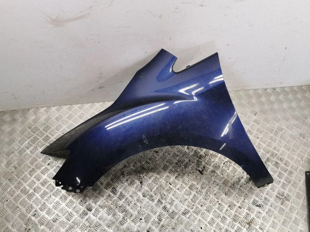 Fender – left