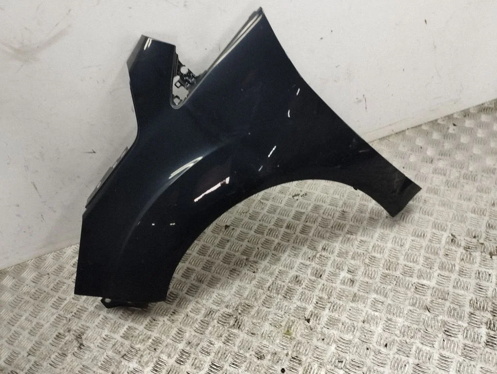 Fender – left