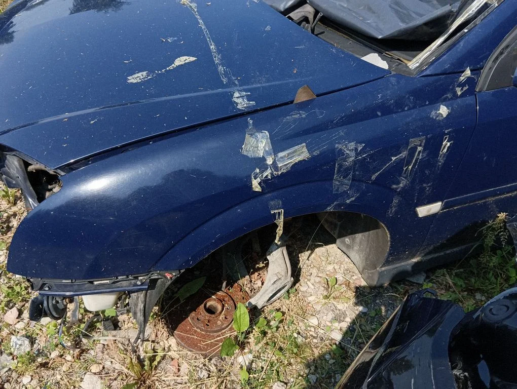 Fender – left