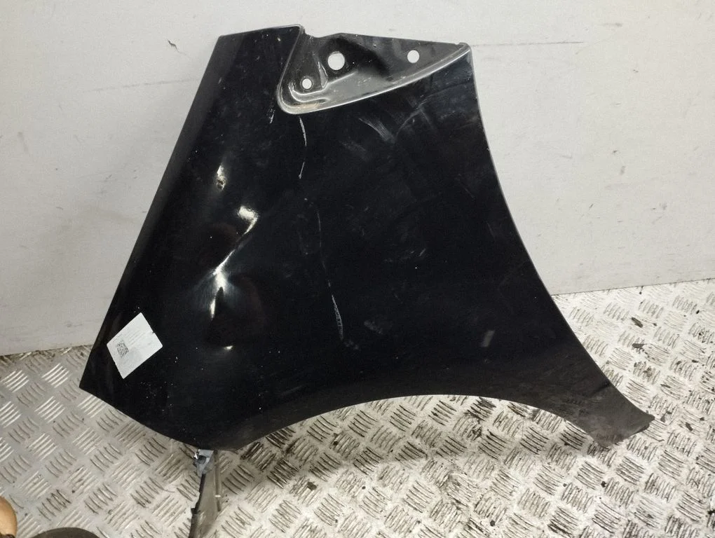 Fender – left