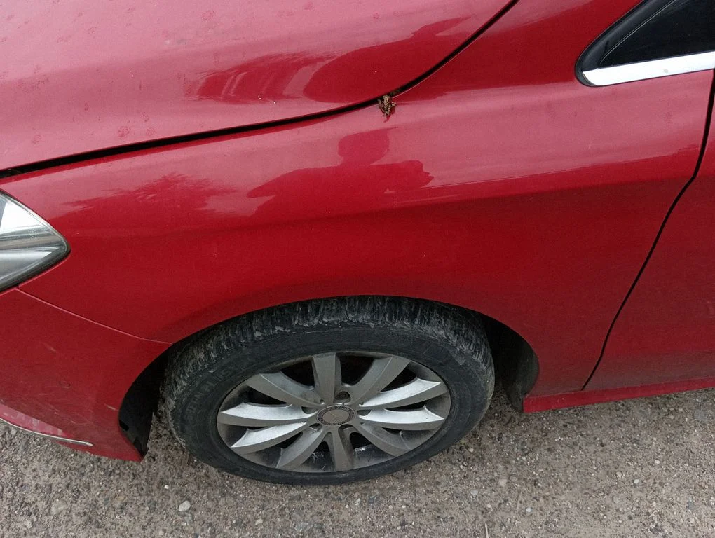 Fender – left