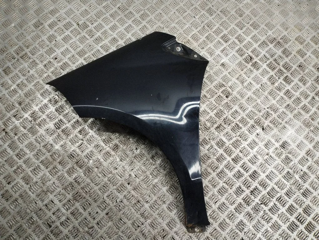 Fender – left