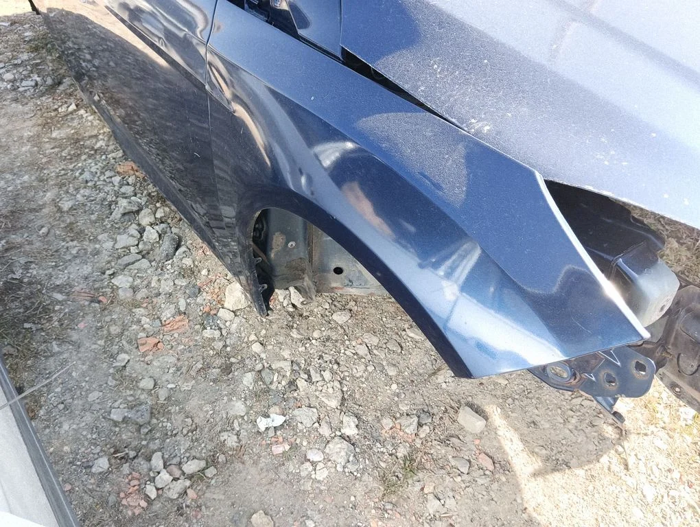 Fender – right