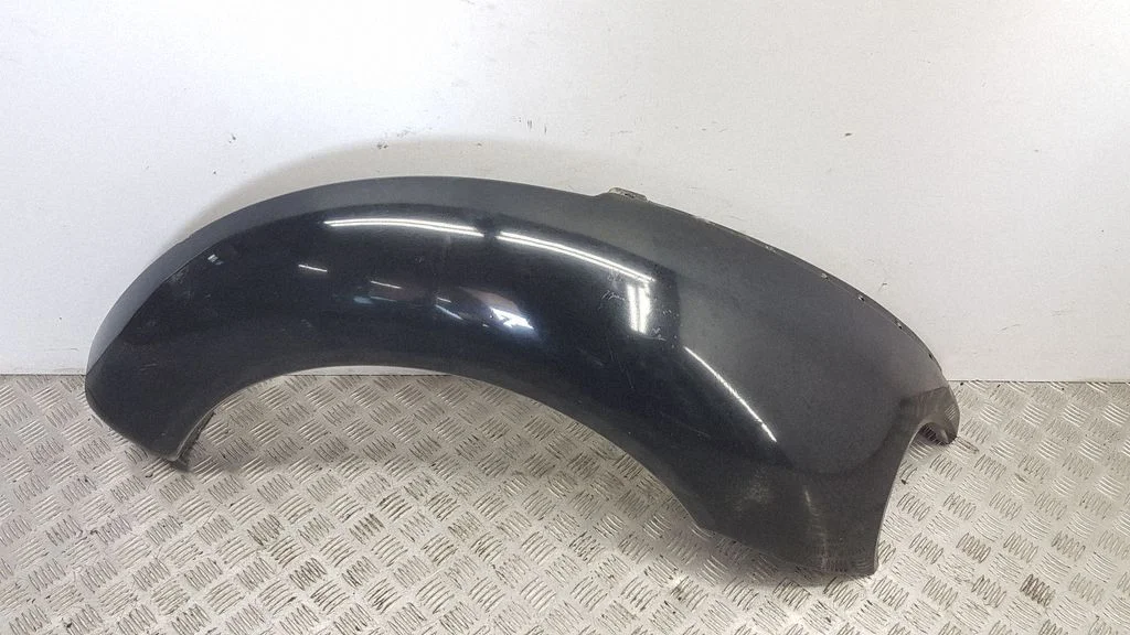 Fender – front right