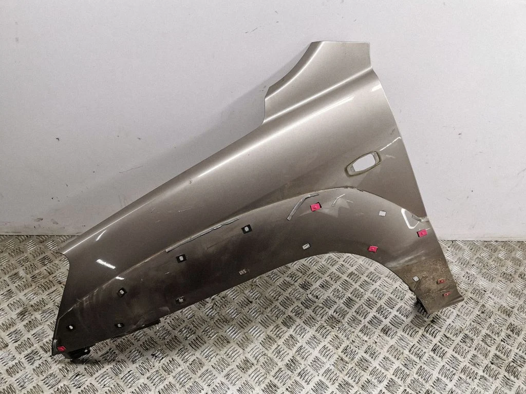 Fender – left