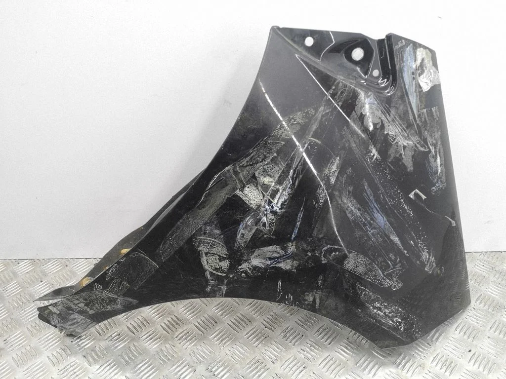 Fender – right