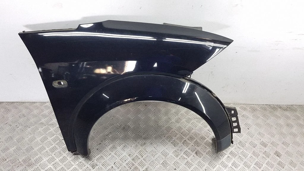 Fender – front right