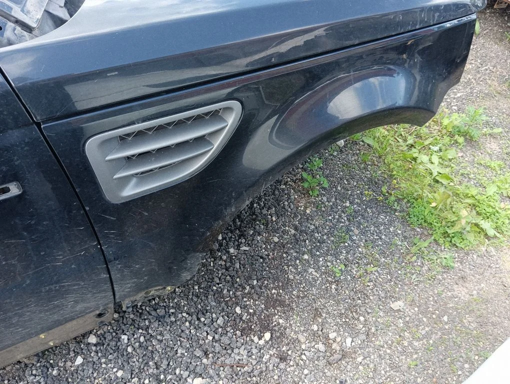 Fender – right