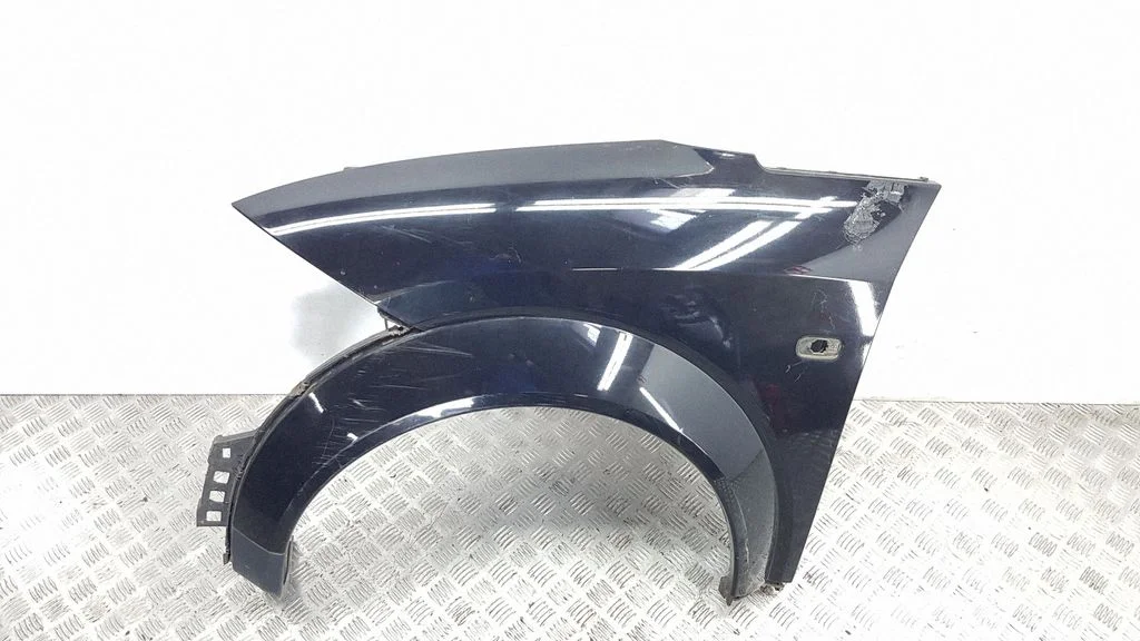 Fender – front left