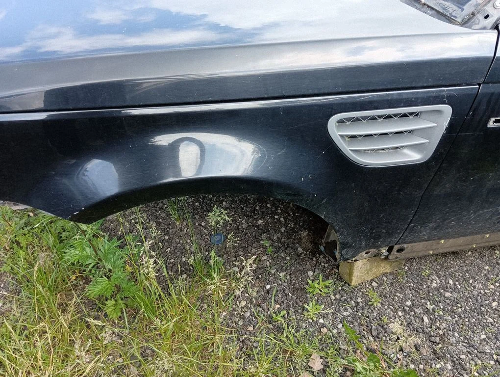 Fender – left