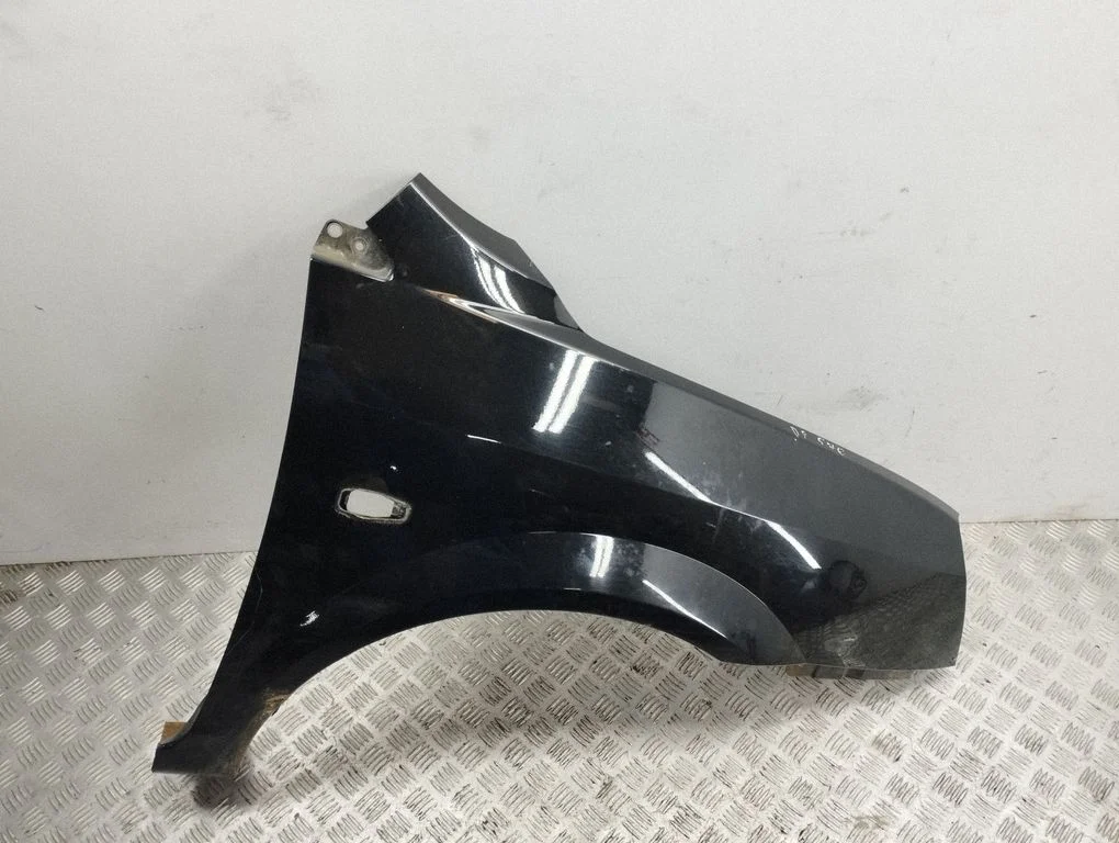 Fender – front right