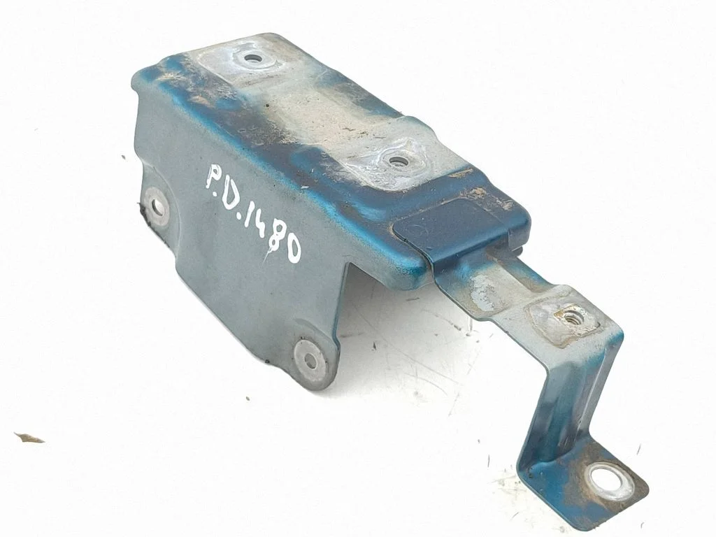 Wspornik błotnika 663508114R