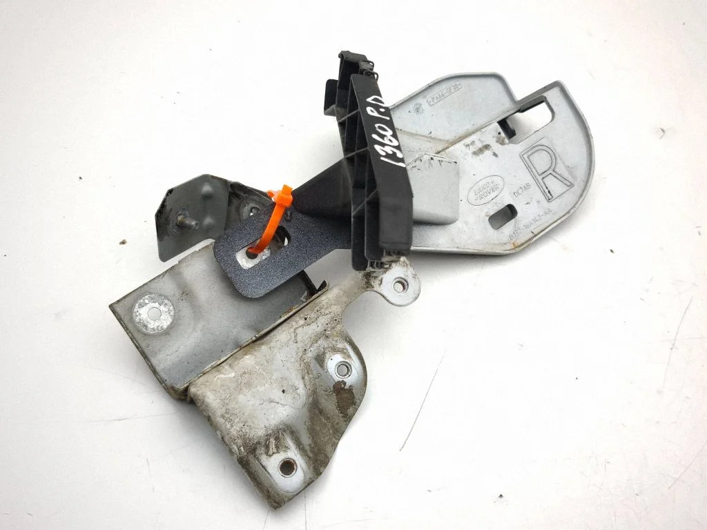 Poritiiva kinnitusklamber BJ3216A142AA