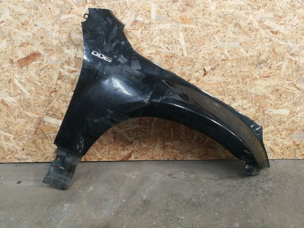 Fender – right