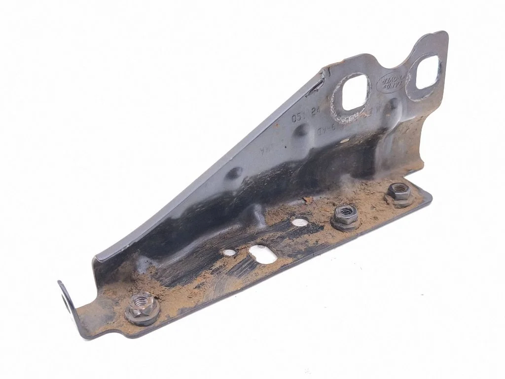 Fender mounting bracket M8E216D079AD