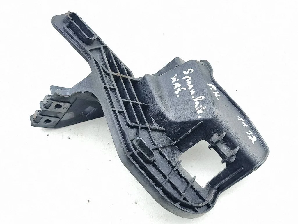 Fender mounting bracket DC7AB
