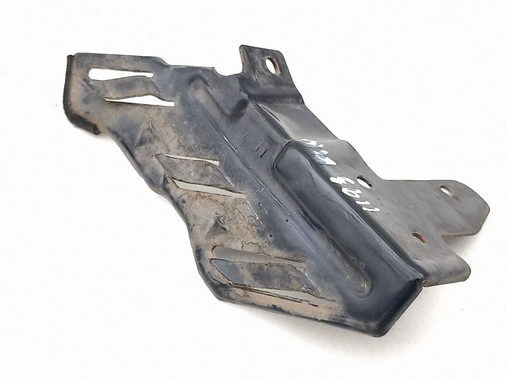 Fender mounting bracket – left