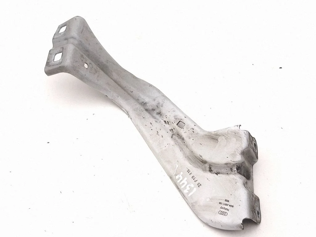 Spārna kronšteins 83A821150