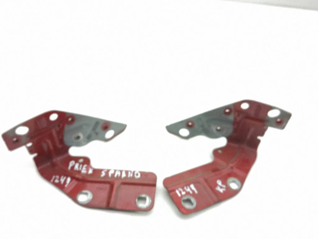Fender mounting bracket FK7216C175AB