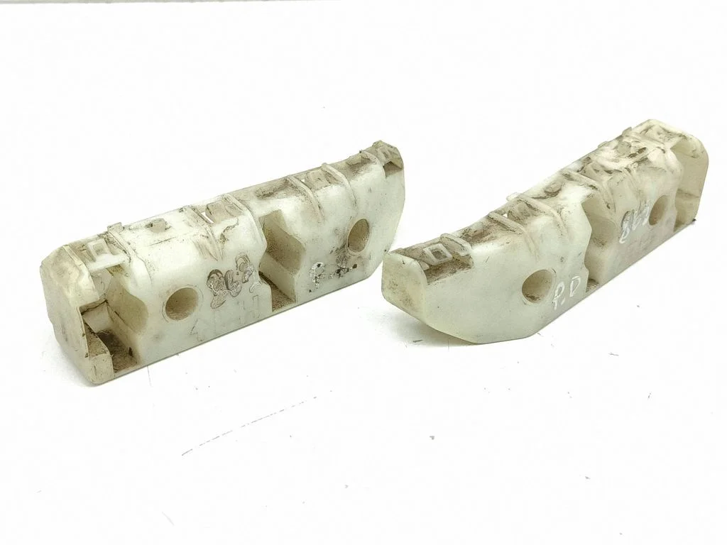Fender mounting bracket