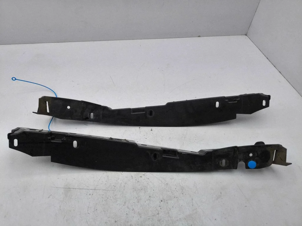 Poritiiva kinnitusklamber 7296756