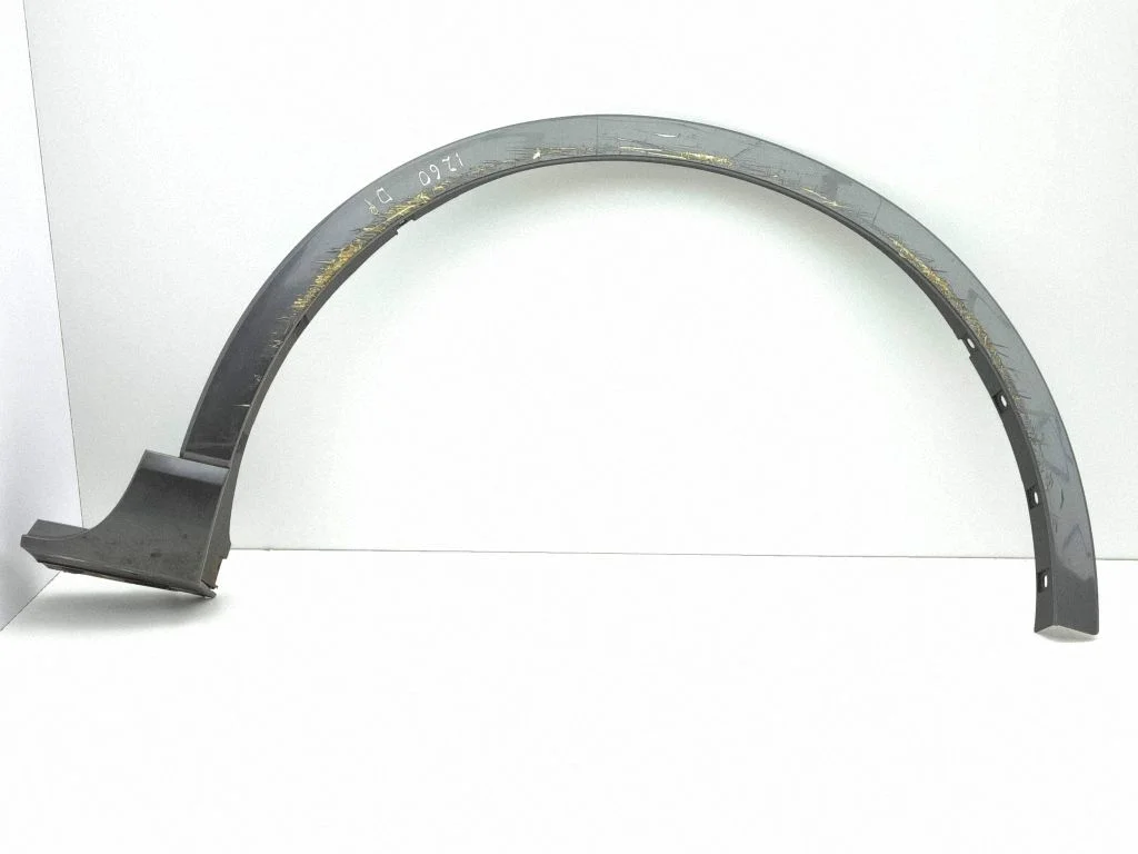 Front arch trim – right